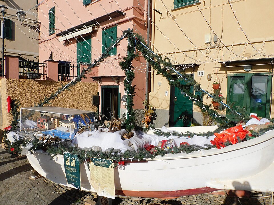 A boat at Boccadasse decorated for Christmas