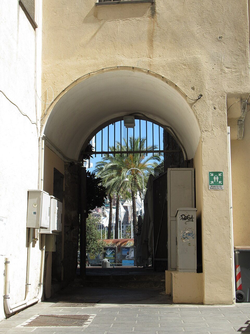 An archway through the old Molo walls into the quarter behind