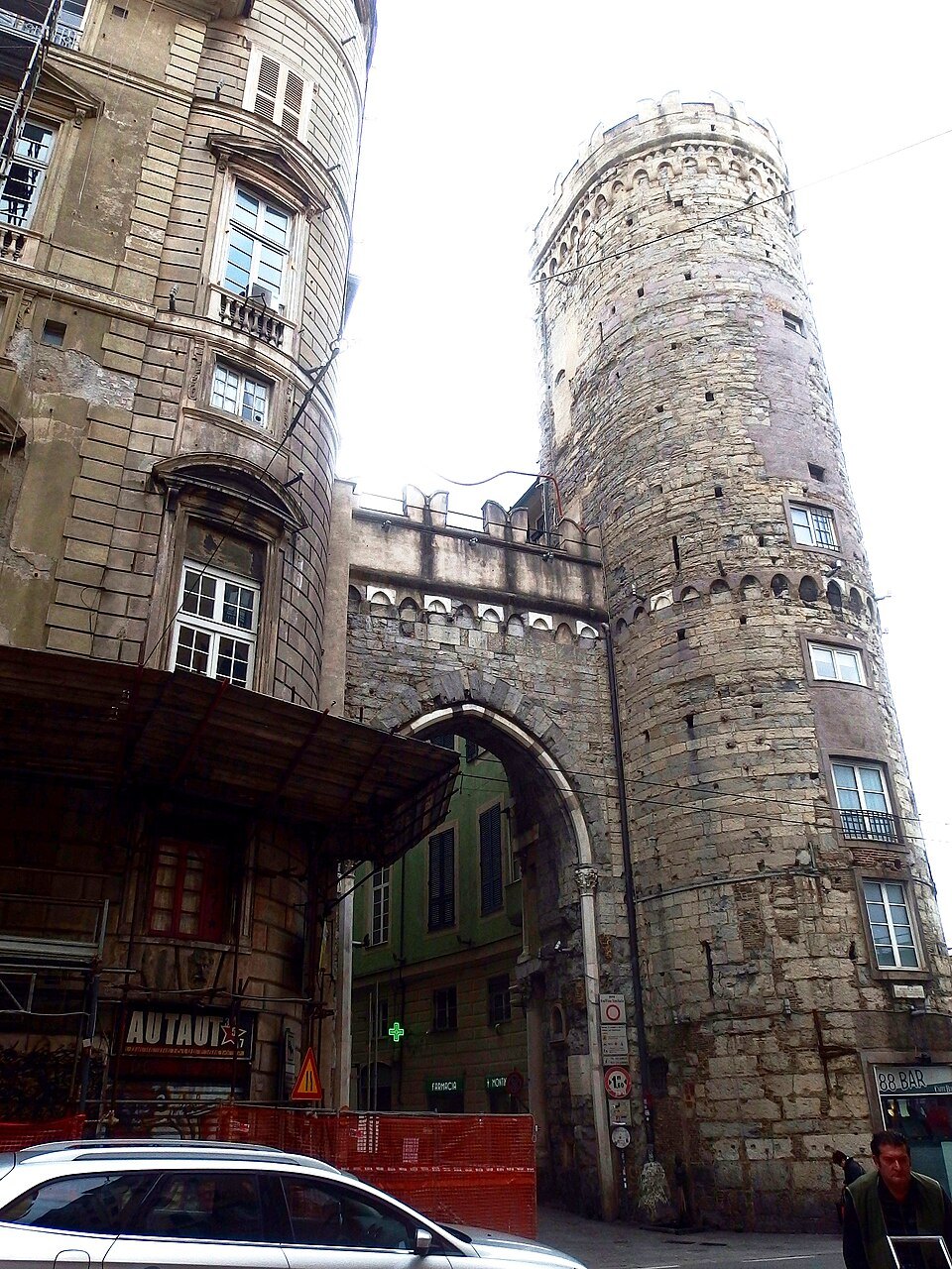 Porta dei Vacca, the second surviving gate of the medieval walls