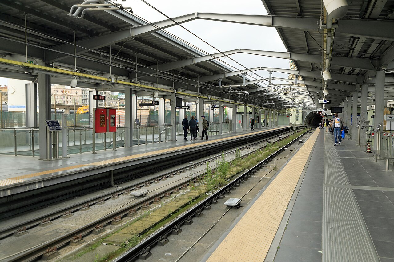 The metro platforms under Brignole station, running away into the tunnel