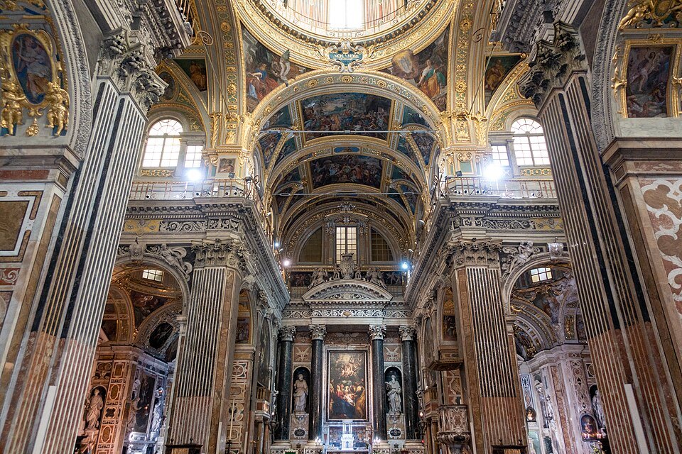The nave and the side chapels of the Gesù from the entrance