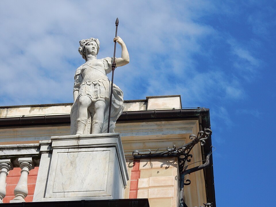 A statue on the roofline of the Galleria d'Arte Moderna at Nervi