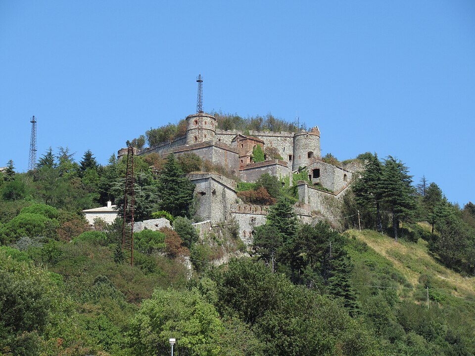 Forte Sperone from below, the hillside rising to its bastions