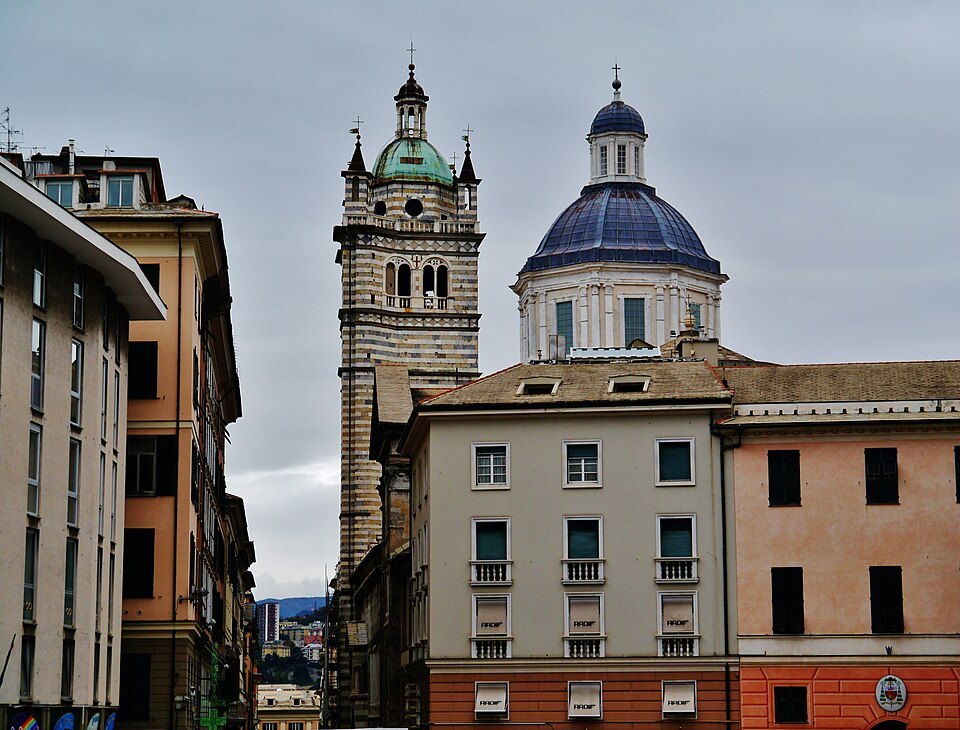 San Lorenzo's dome and campanile over the roofs behind Piazza Matteotti