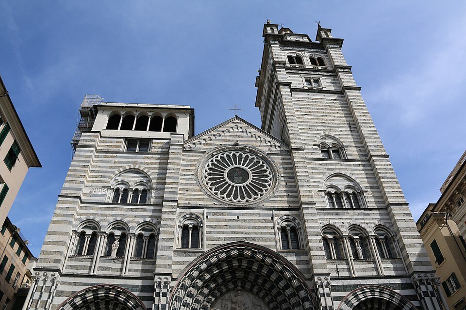 San Lorenzo from the corner, the campanile standing clear of the striped nave